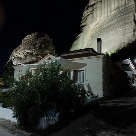 カランバカMeteora'S Nestアパートメント エクステリア 写真